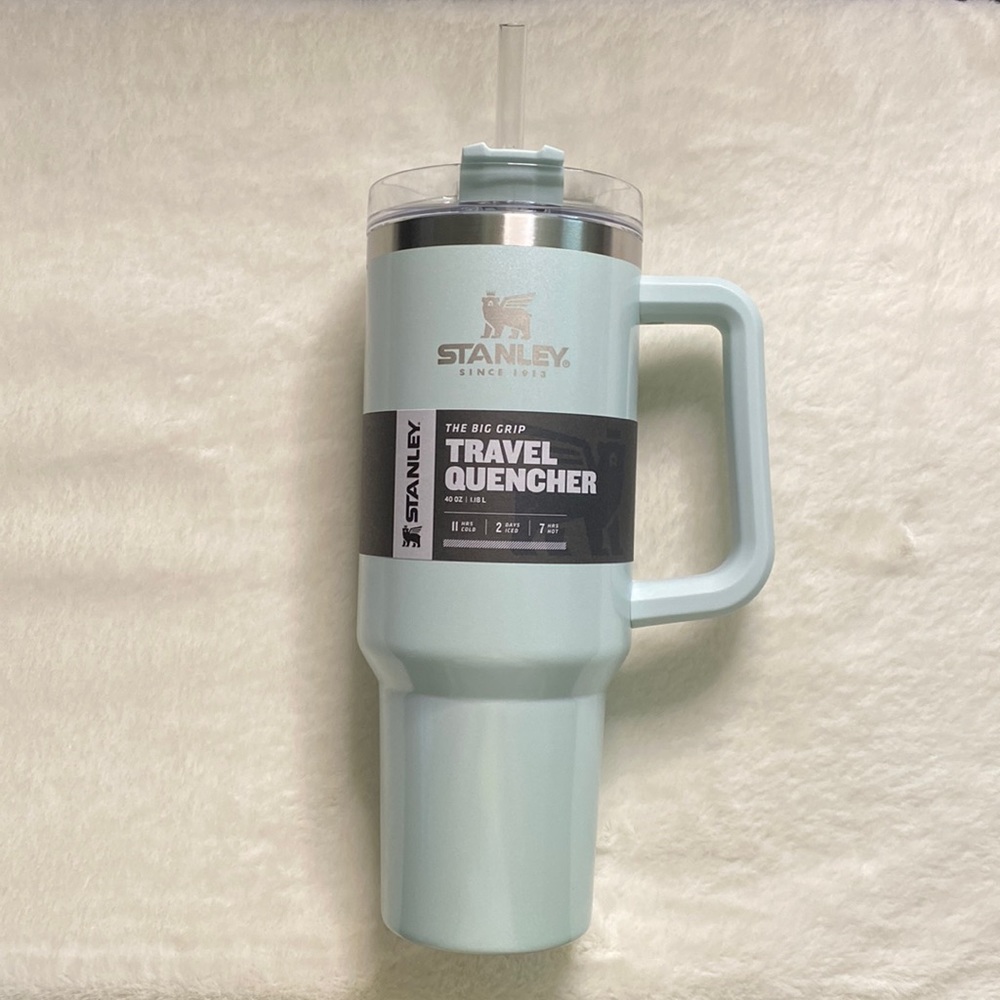 *NEW W/ BOX* Stanley Quencher 40oz Tumbler - Spearmint Pearlescent